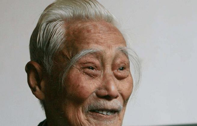 在很多老人看来虽然说长眉毛一直都被人们当做事长寿的象征但其实