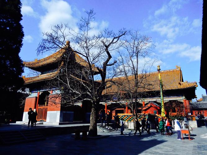 北京人为什么都喜欢去雍和宫烧香许愿