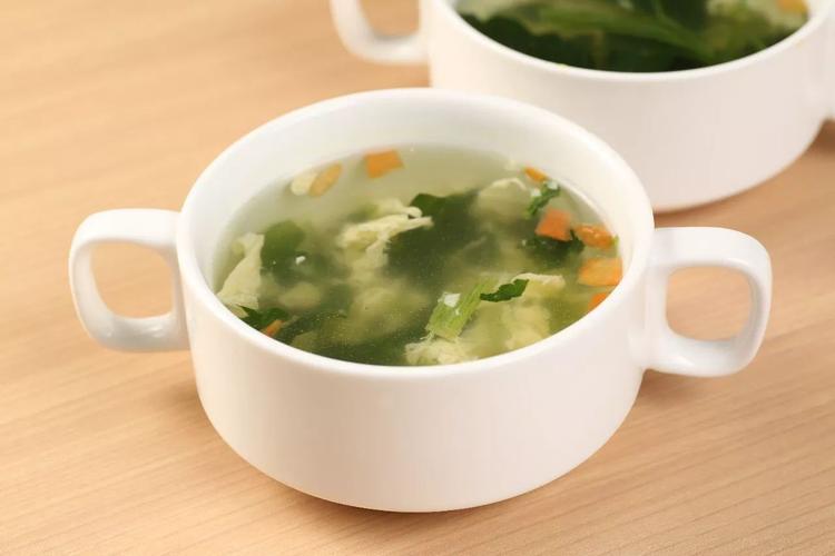 一碗蔬菜汤营养满分主食都有了来一碗汤让整个饭局更加的滋润摩卡咖啡