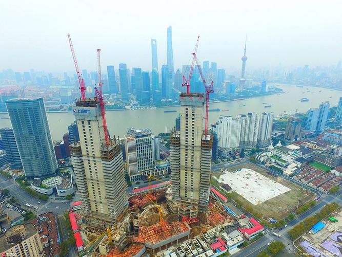 p>双子楼是指上海外滩黄浦江边的星港国际中心项目. /p>