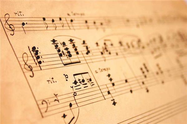 古典音乐更像是一种古老的语言通过音符的链接去讲述自己的情感.