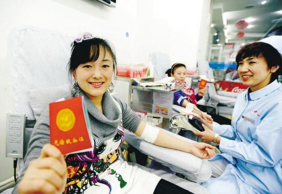 经常献血会上瘾发胖? 安徽省立医院专家:都是谣言!
