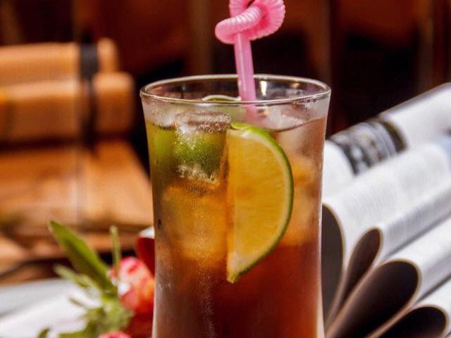 长岛冰茶在星座鸡尾酒中代表7915水瓶座.