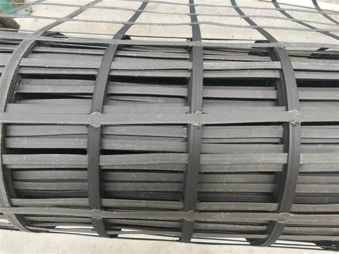 了焊接点强度筋带表面系数这些作用使组成的钢塑土工格栅具有抵抗