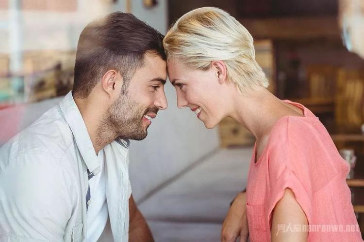 假期恋爱教程:女生对男生有好感的6个表现