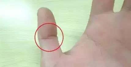 左手拇指上有佛眼能力绝不一般拇指关节长短
