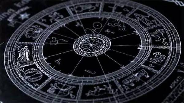 3个人星盘占卜:想要学习占卜塔罗牌和占星星盘哪一个更好一些?